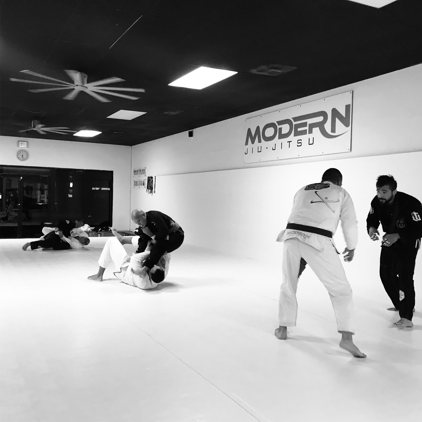 Image 2 of Modern Jiu-Jitsu Self Defense